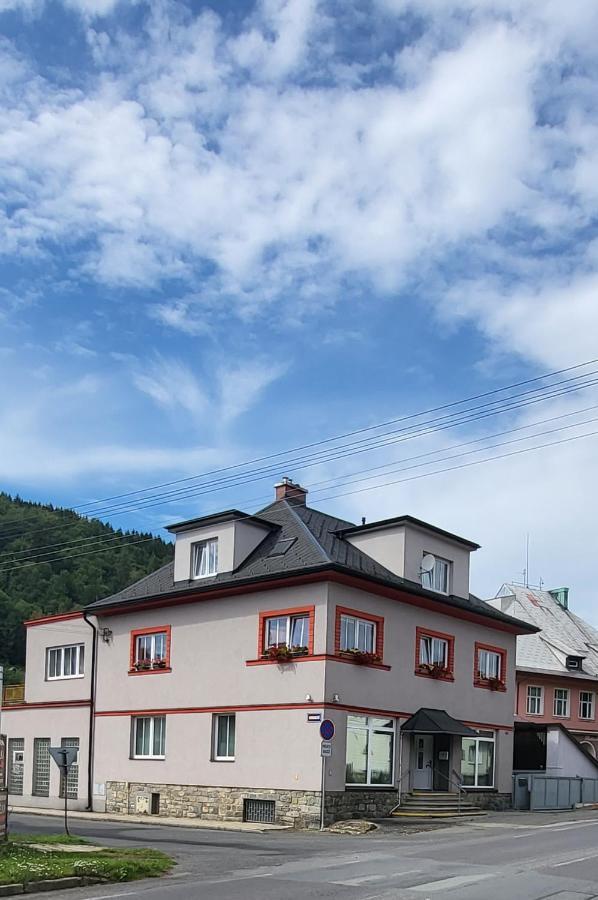 Apartman Dany Hanusovice Bagian luar foto